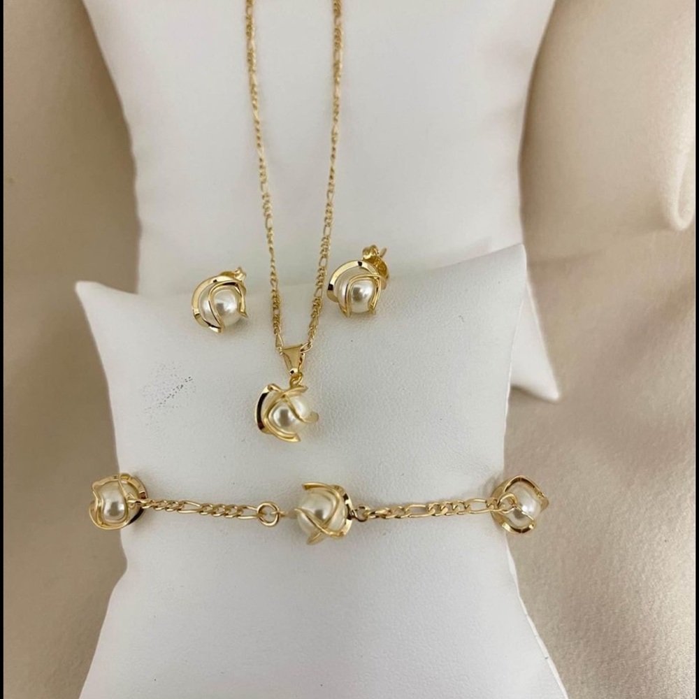 COPY - 18k Gold Filled Pearl Set